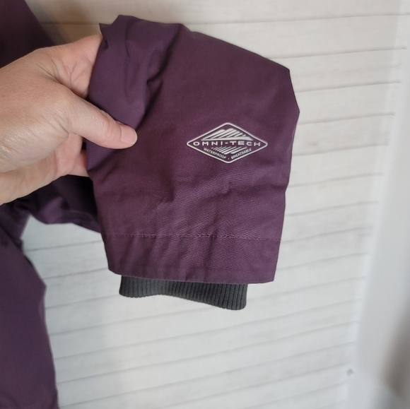 COLUMBIA OMNI TECH PURPLE LIGHTWEIGHT HOODED PARKA, SZ SMALL - Picture 5 of 15